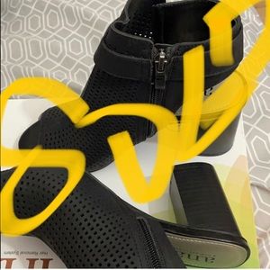 NWOT- Open toe heels